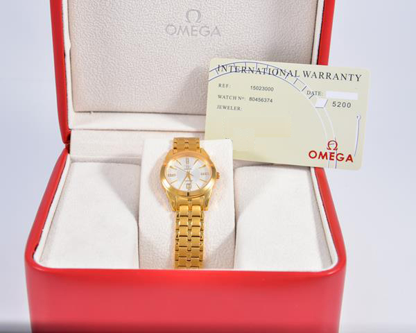 Đồng hồ nam Omega Quartz Sapphire OM04 chính hãng